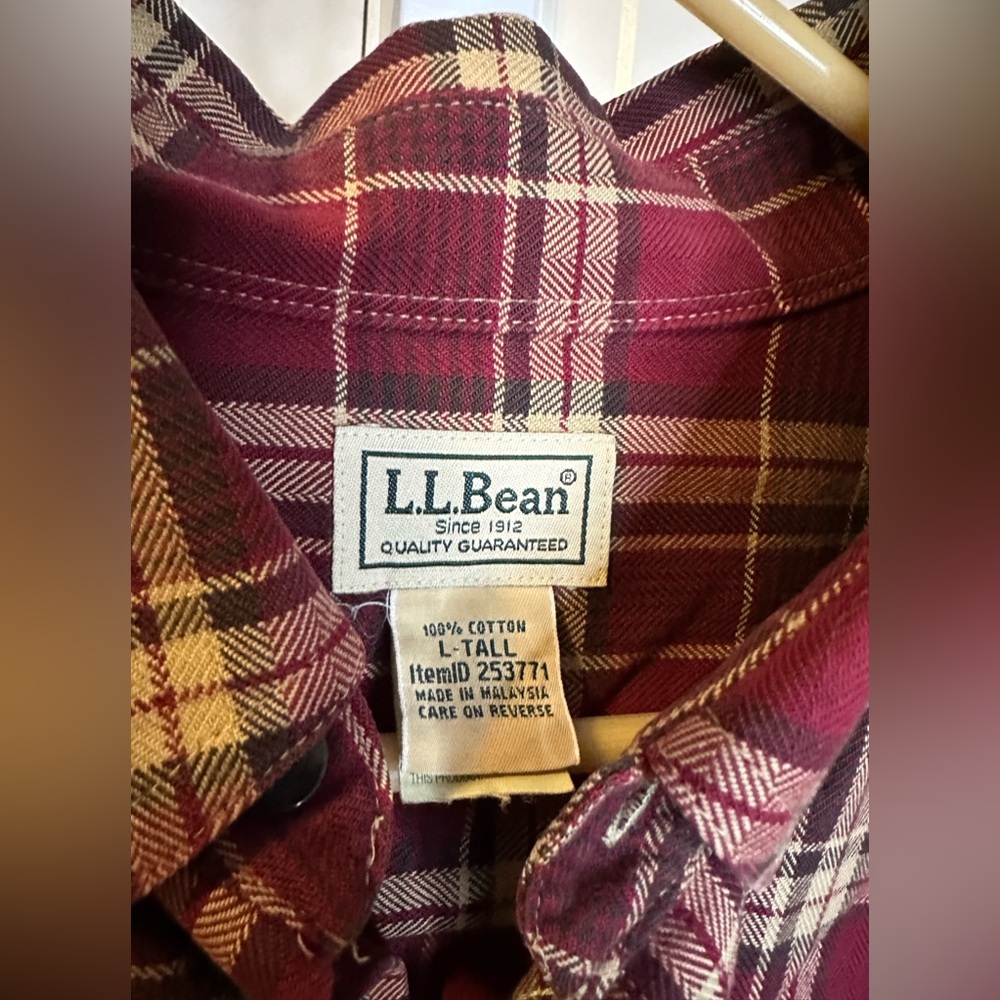 Red flannel - Picture 2 of 3